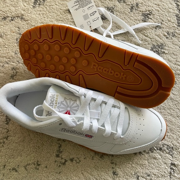 Brand new classic leather Reebok running shoes - Picture 3 of 4